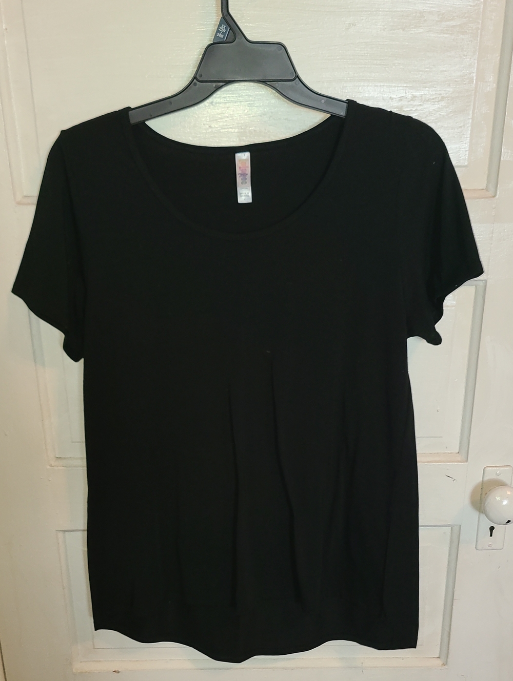 LuLaRoe Black Short Sleeve Scoop Neck Tee
